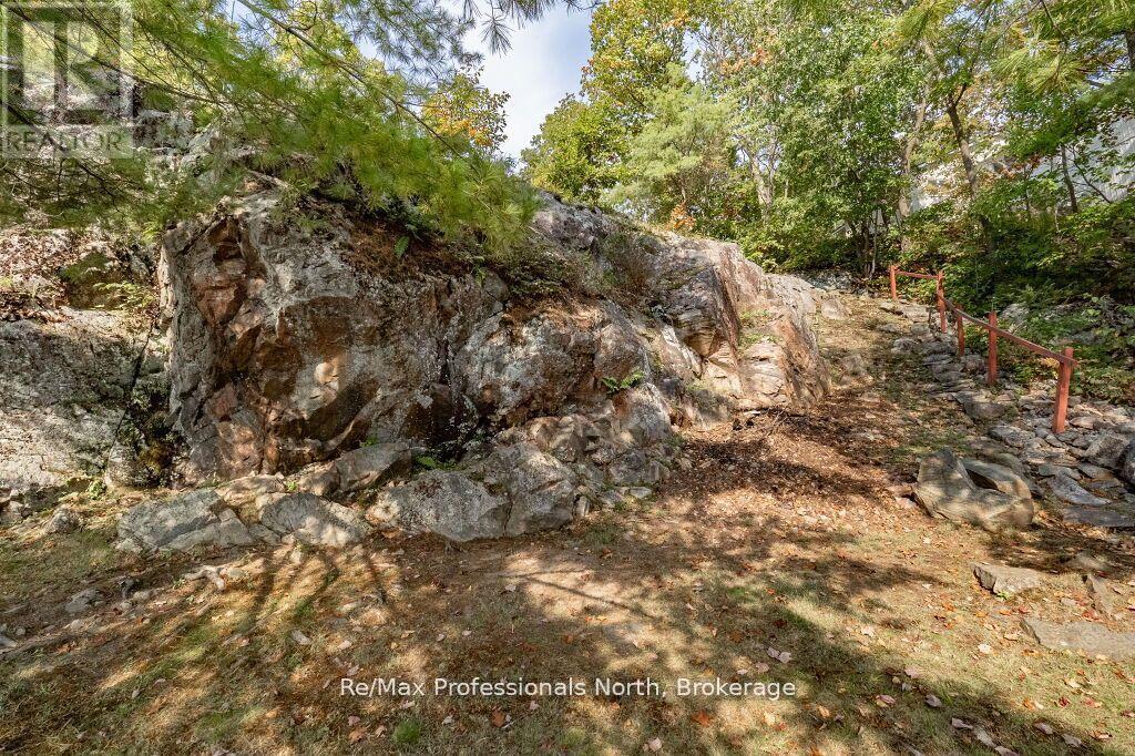 1006 Booth Lane, Gravenhurst, Ontario  P1P 1R2 - Photo 44 - X12886202