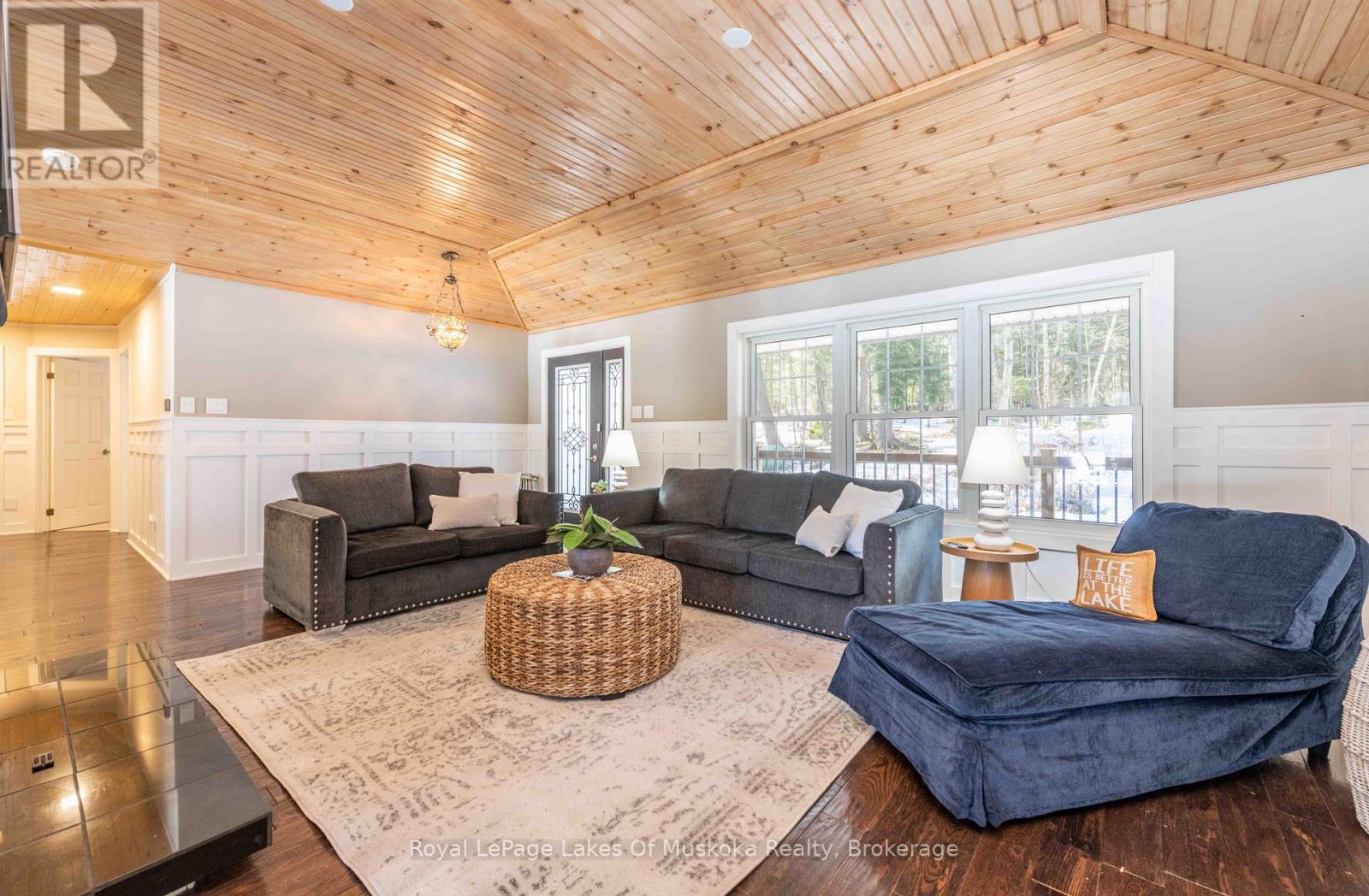 1420 Limberlost Road, Lake Of Bays, Ontario  P1H 2J6 - Photo 5 - X12890232