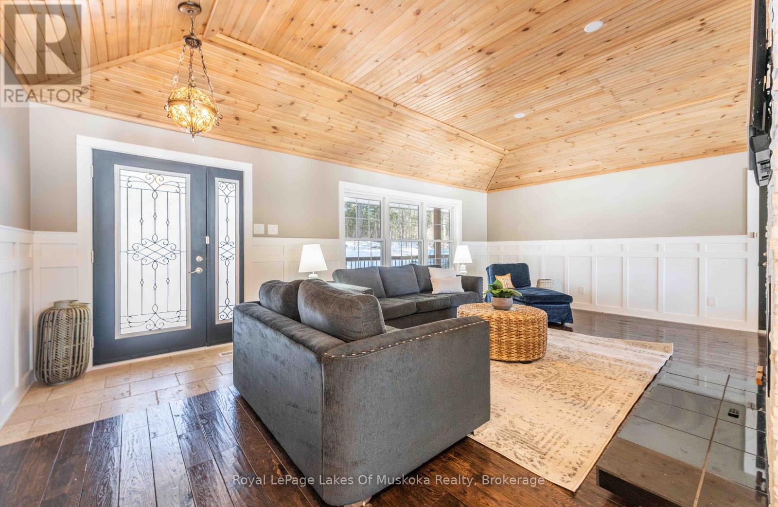 1420 Limberlost Road, Lake Of Bays, Ontario  P1H 2J6 - Photo 6 - X12890232