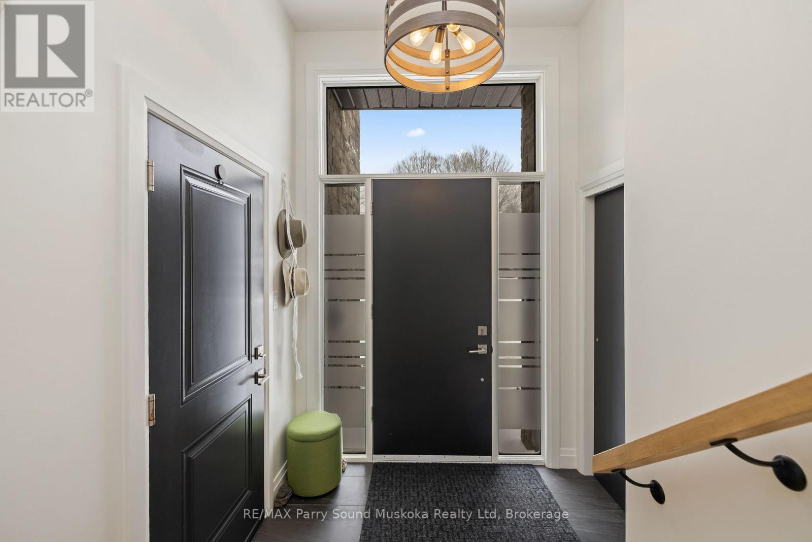 44 Dennis Drive, Parry Sound, Ontario  P2A 0E6 - Photo 3 - X12890258