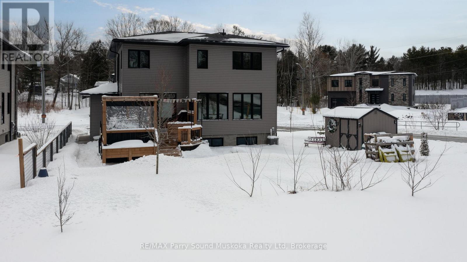 44 Dennis Drive, Parry Sound, Ontario  P2A 0E6 - Photo 38 - X12890258