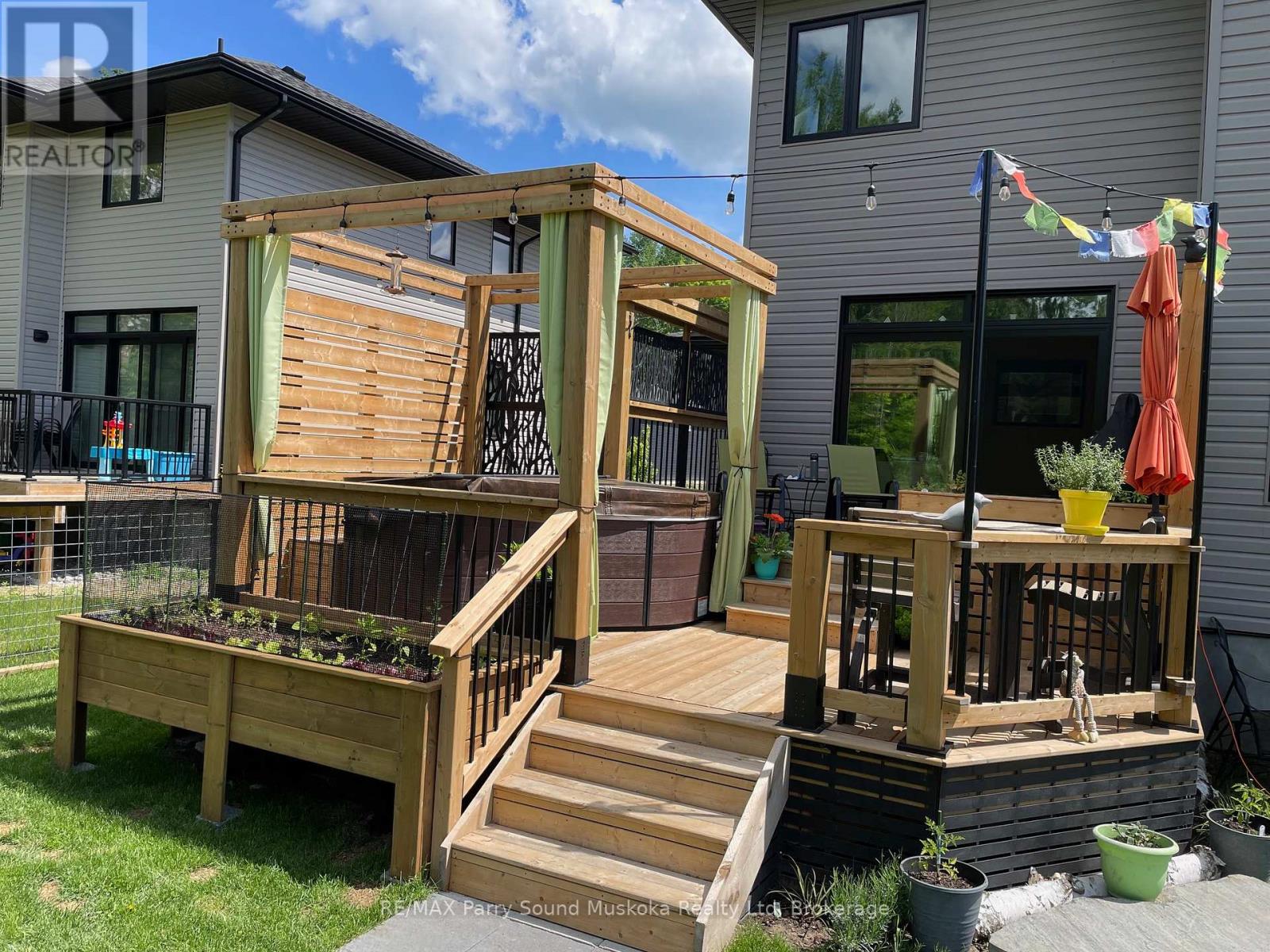 44 Dennis Drive, Parry Sound, Ontario  P2A 0E6 - Photo 39 - X12890258