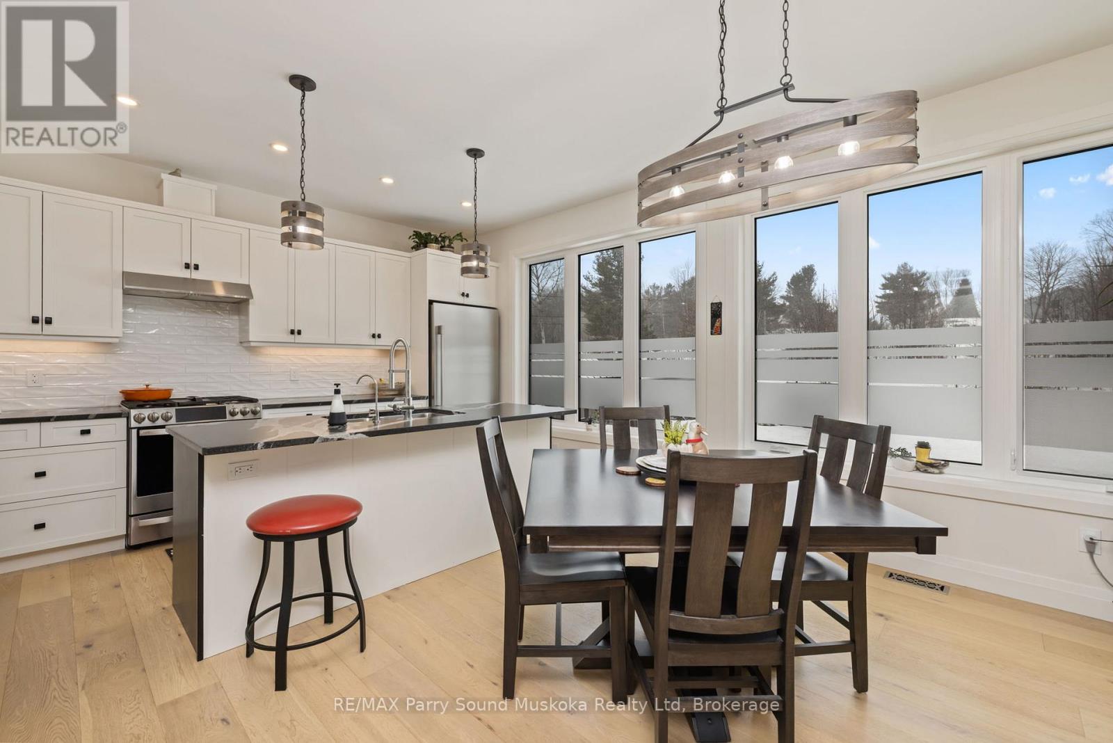 44 Dennis Drive, Parry Sound, Ontario  P2A 0E6 - Photo 4 - X12890258