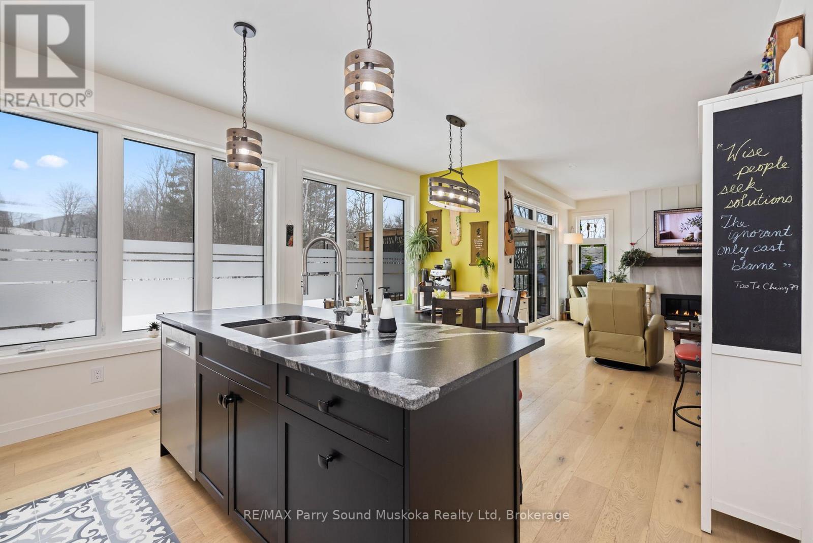 44 Dennis Drive, Parry Sound, Ontario  P2A 0E6 - Photo 5 - X12890258