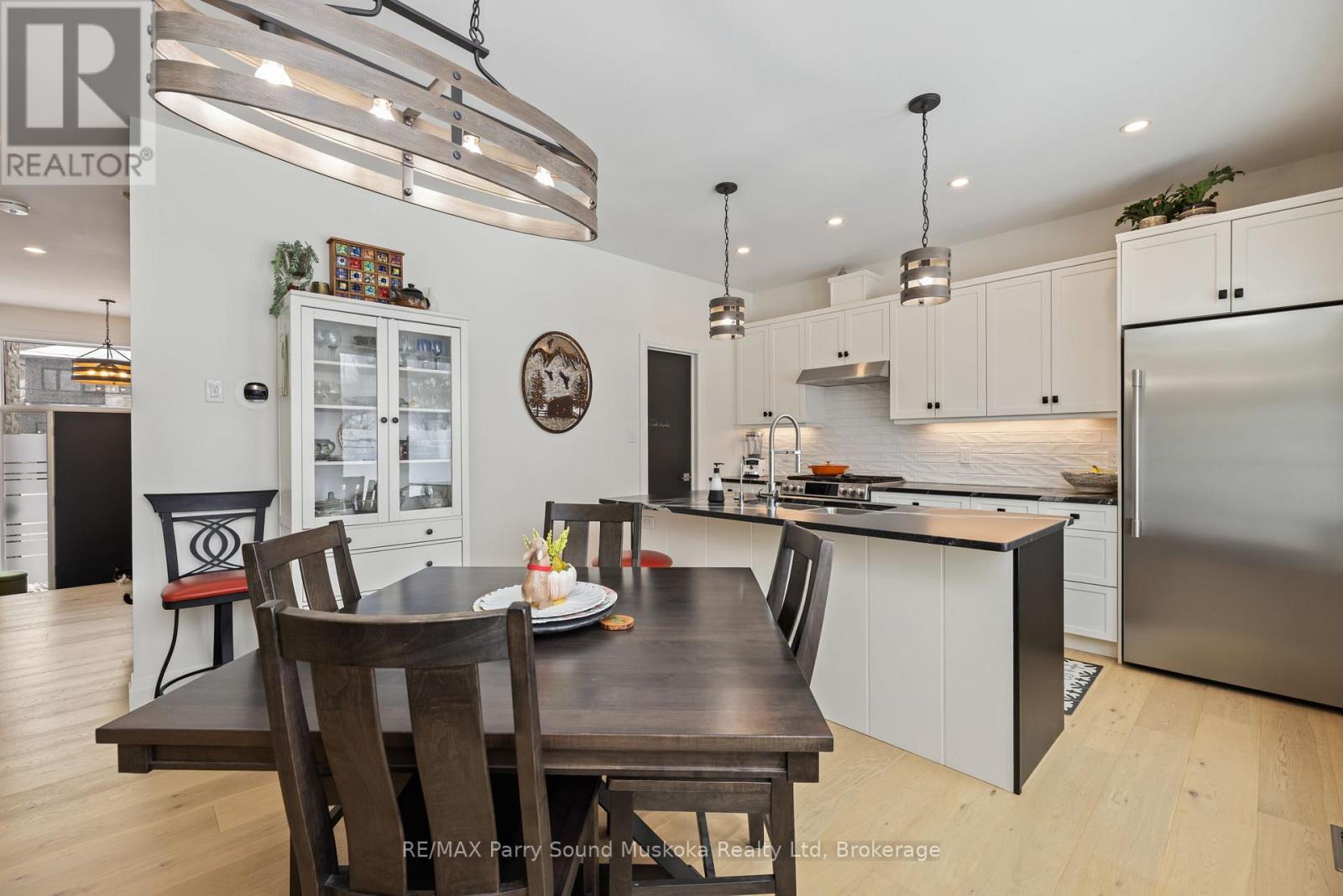 44 Dennis Drive, Parry Sound, Ontario  P2A 0E6 - Photo 8 - X12890258