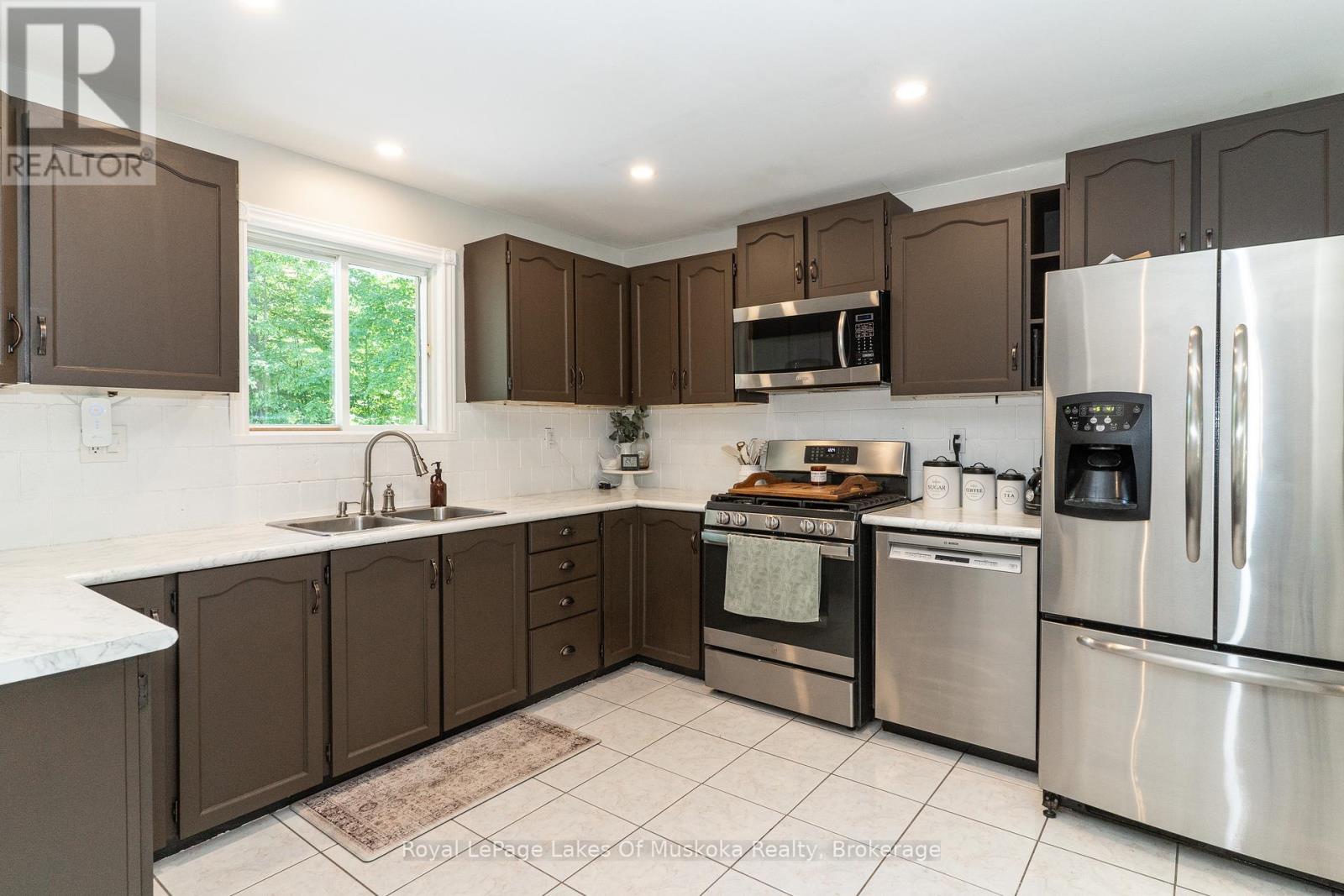 220 Alexander Street, Gravenhurst, Ontario  P1P 1A6 - Photo 17 - X12890846