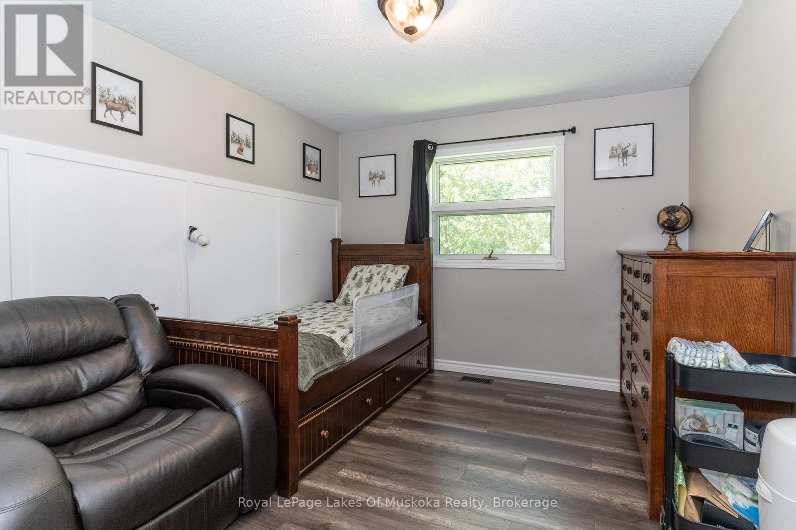 220 Alexander Street, Gravenhurst, Ontario  P1P 1A6 - Photo 25 - X12890846