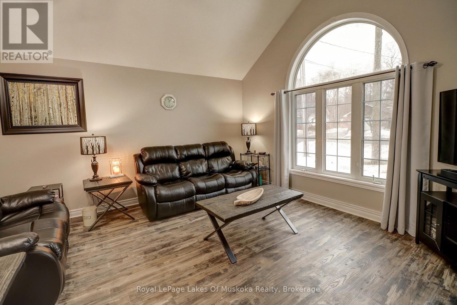 30 Shaw Crescent, Huntsville, Ontario  P1H 1T7 - Photo 13 - X12894260