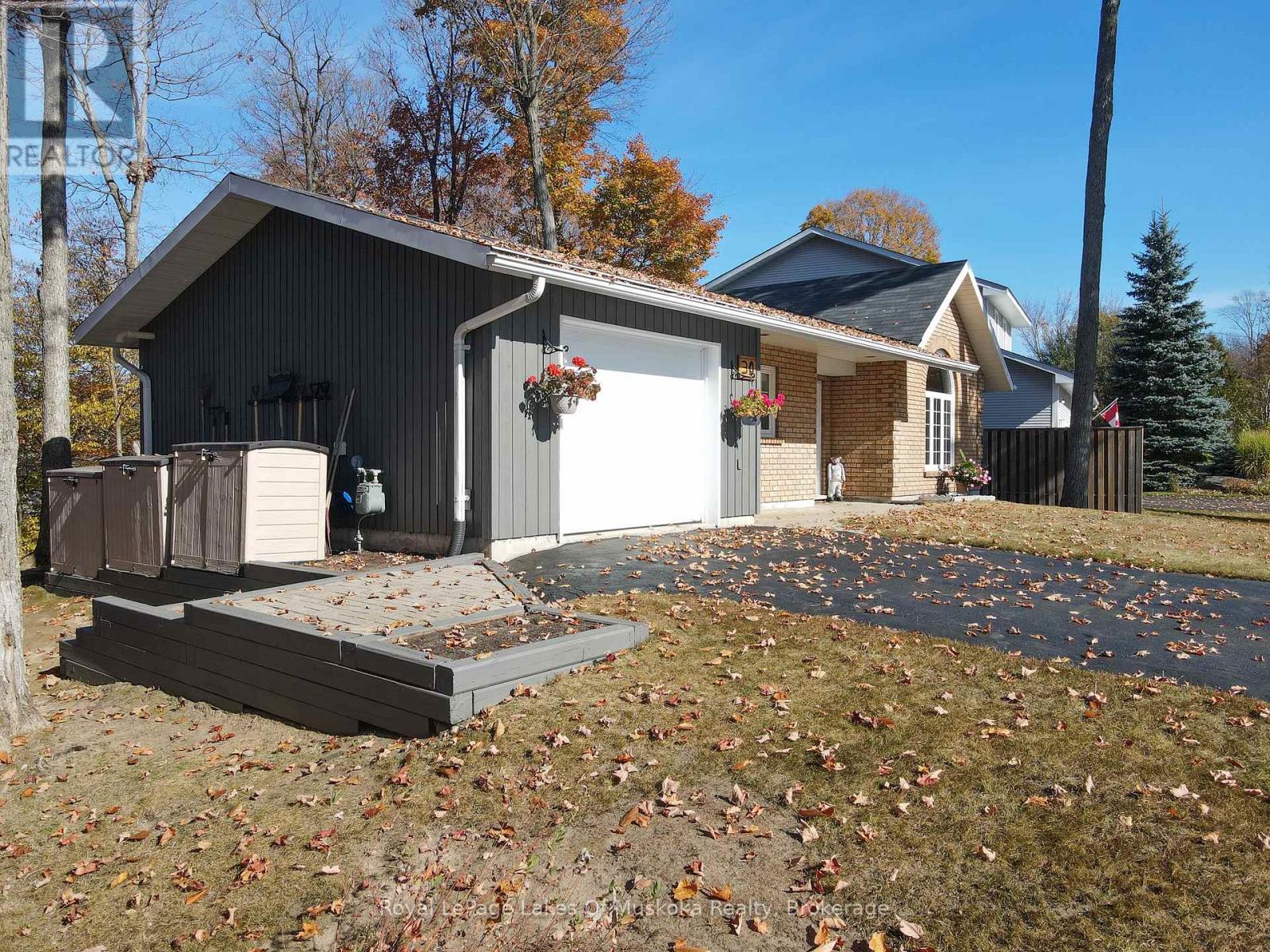 30 Shaw Crescent, Huntsville, Ontario  P1H 1T7 - Photo 23 - X12894260