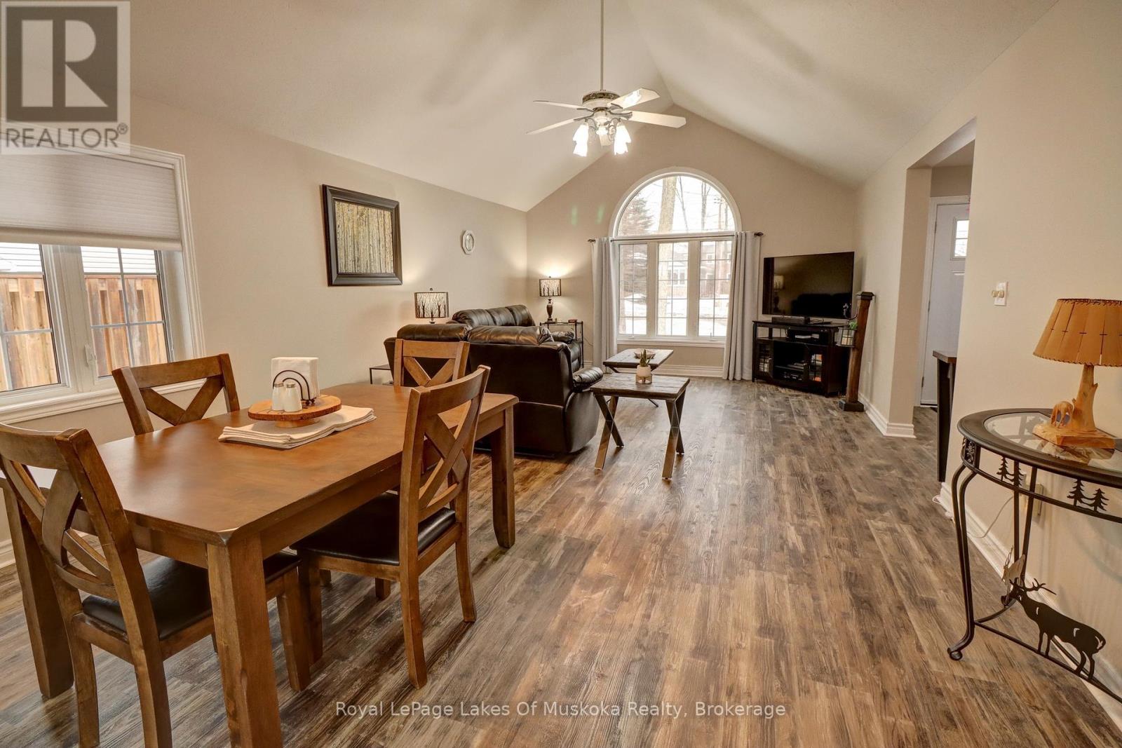 30 Shaw Crescent, Huntsville, Ontario  P1H 1T7 - Photo 7 - X12894260