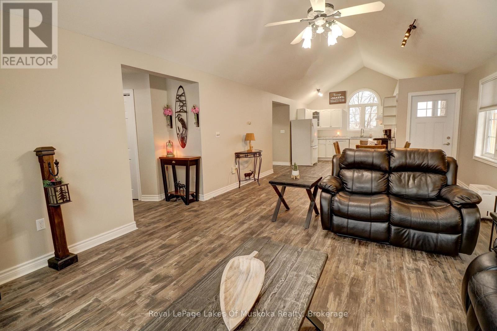 30 Shaw Crescent, Huntsville, Ontario  P1H 1T7 - Photo 8 - X12894260