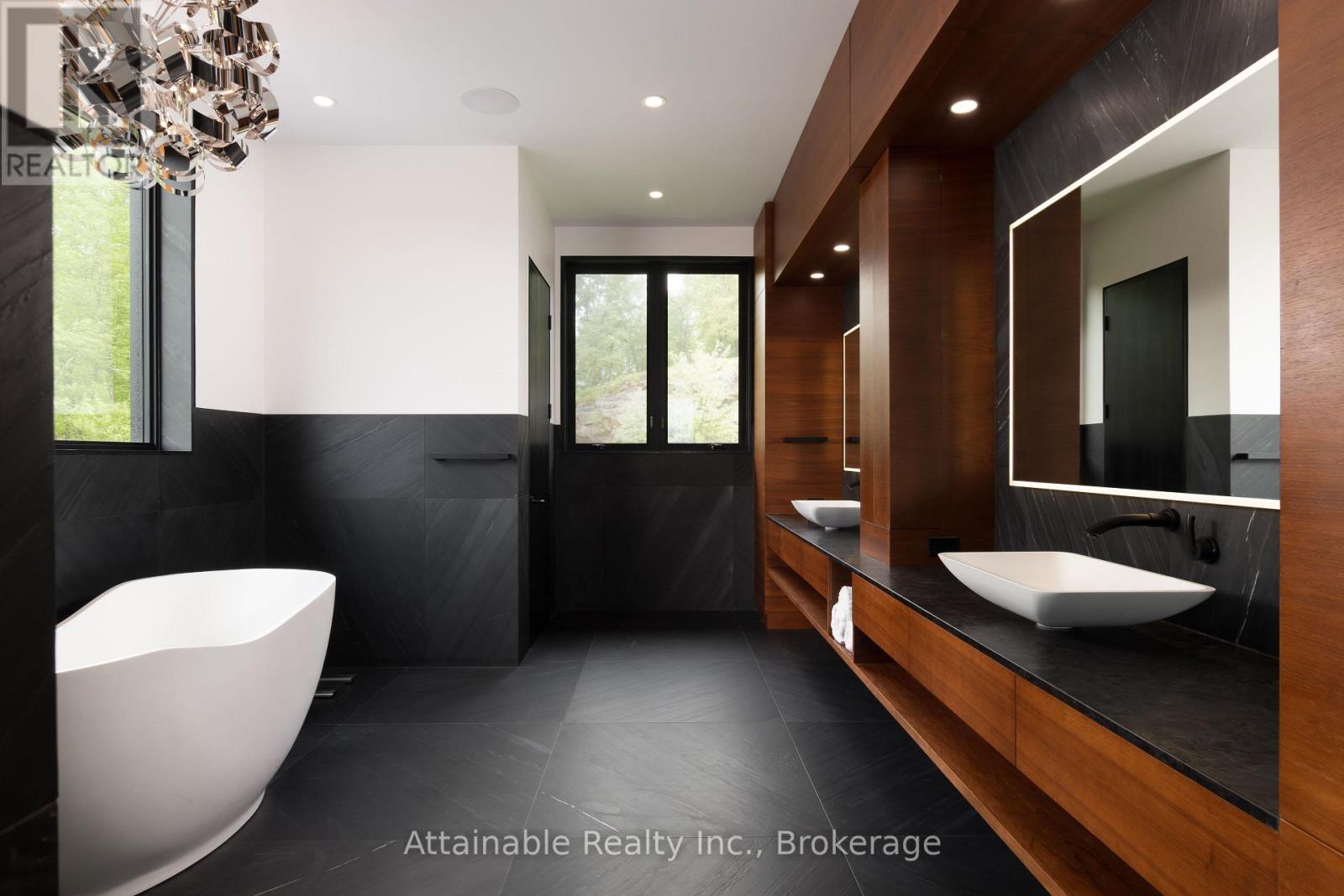 300 West Browns Road, Huntsville, Ontario  P1H 2J3 - Photo 3 - X12787478