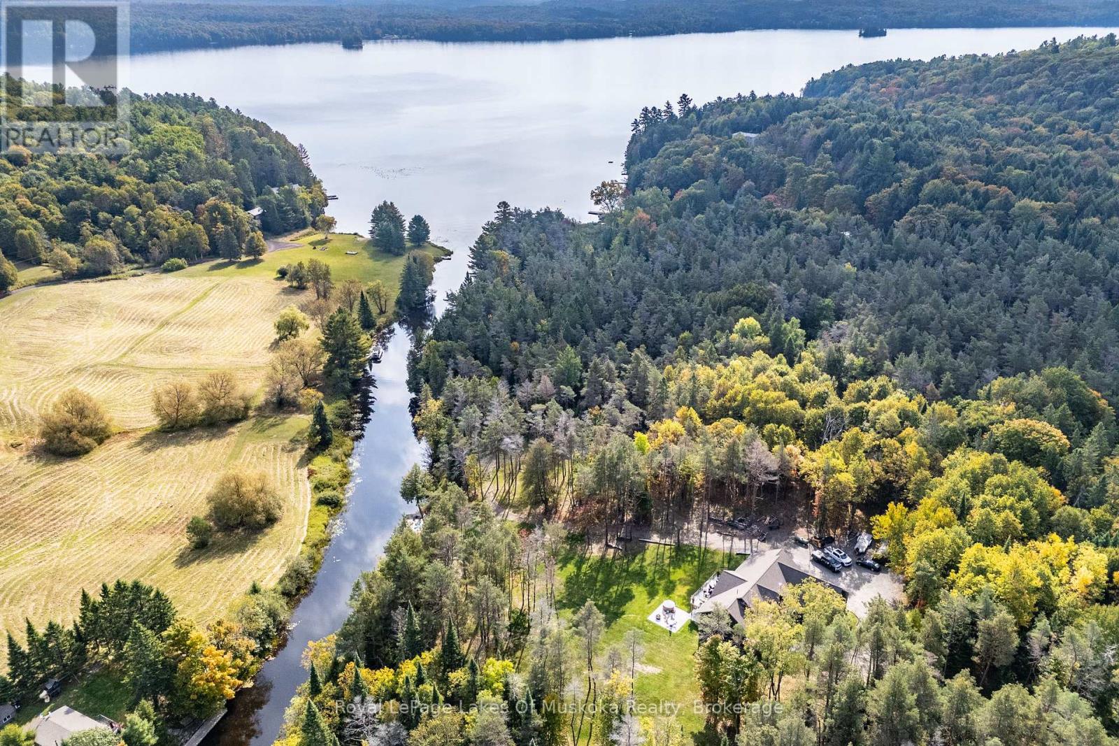 461 Rowanwood Road, Huntsville, Ontario  P0B 1M0 - Photo 1 - X12899484