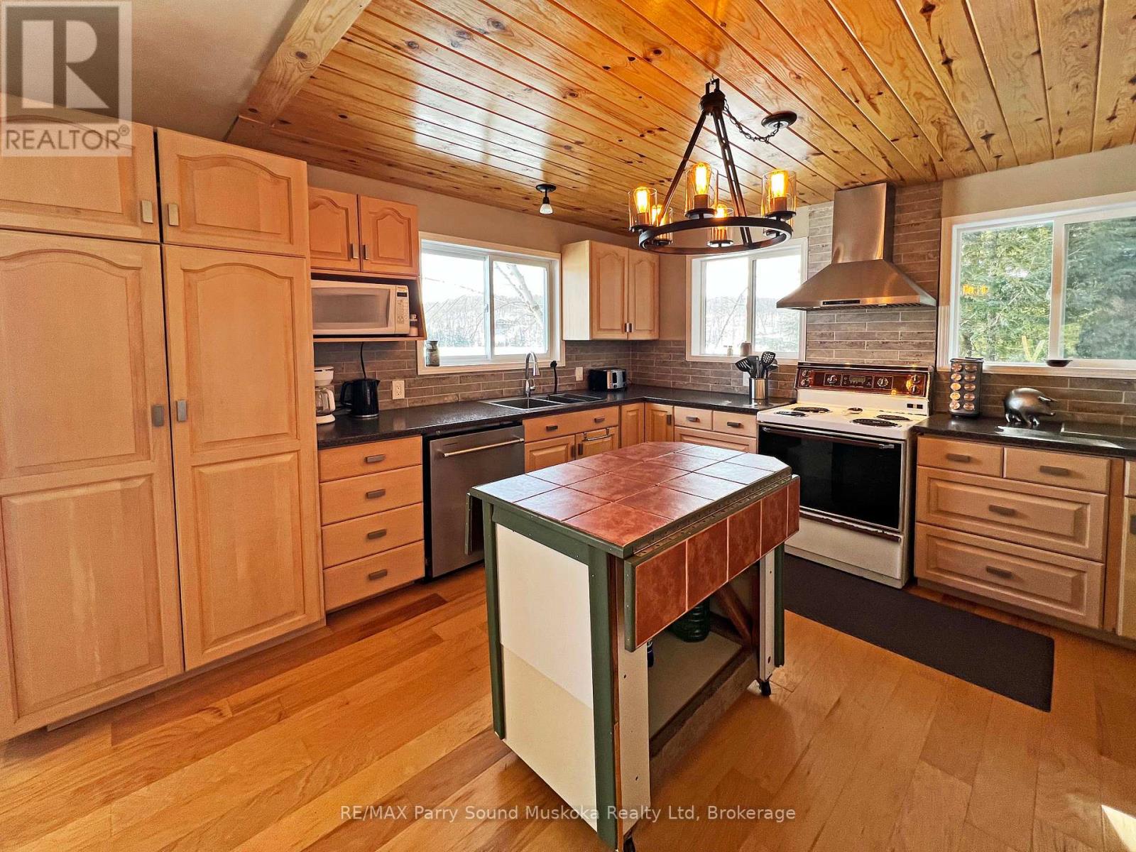 24a Rocco's Lane, Seguin, Ontario  P2A 2W8 - Photo 18 - X12902800