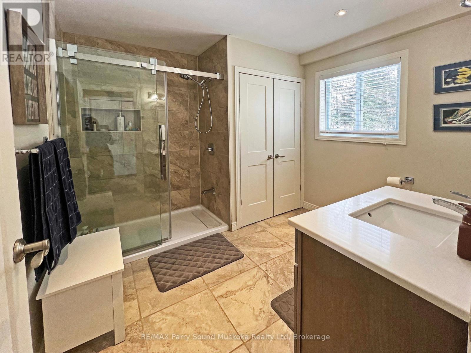 24a Rocco's Lane, Seguin, Ontario  P2A 2W8 - Photo 24 - X12902800