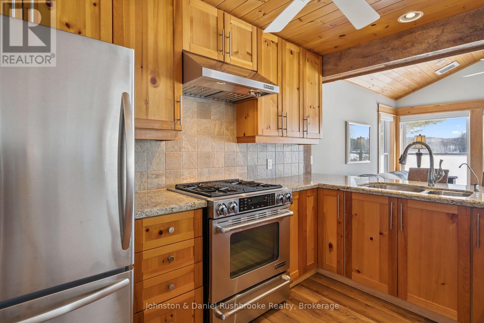 1075 Sandwood Drive, Muskoka Lakes, Ontario  P0B 1M0 - Photo 12 - X12904798