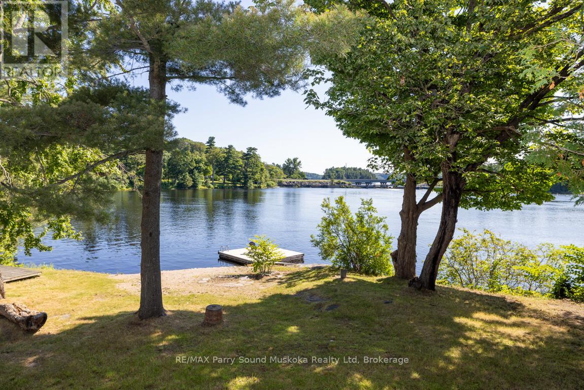 149 William Street, Parry Sound, Ontario  P2A 1W3 - Photo 1 - X12904818