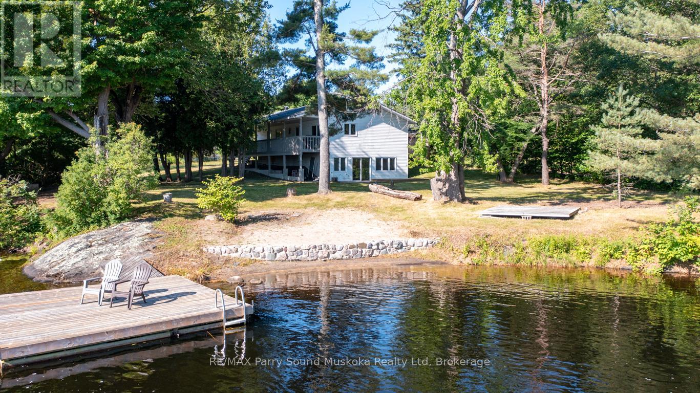 149 William Street, Parry Sound, Ontario  P2A 1W3 - Photo 2 - X12904818