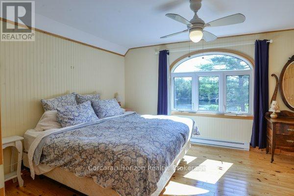 1320 Island 360 Island, Georgian Bay, Ontario  L0K 1S0 - Photo 24 - X12906034