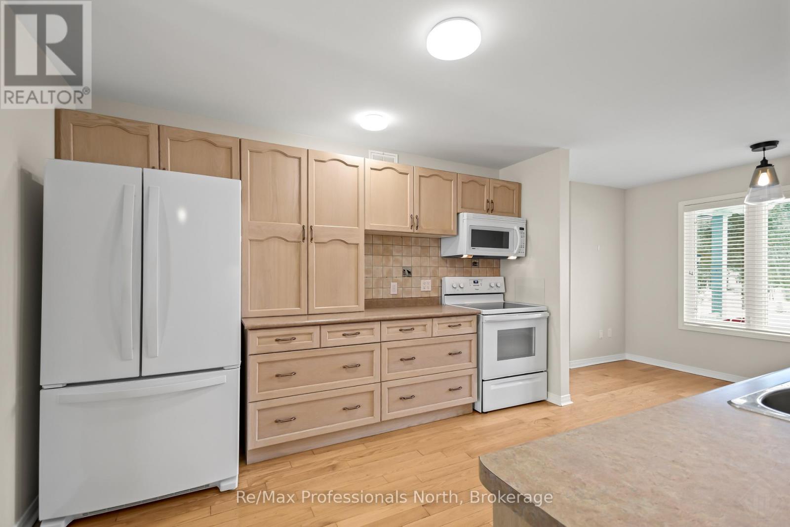 111 Pineridge Gate, Gravenhurst, Ontario  P1P 1Z2 - Photo 14 - X12906076