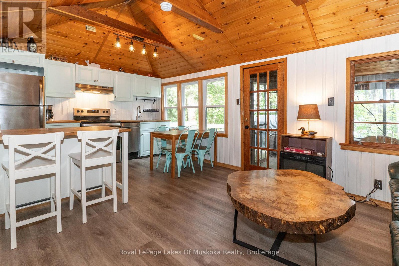 1072 Long Lake Road, Muskoka Lakes, Ontario  P0C 1A0 - Photo 9 - X12914080