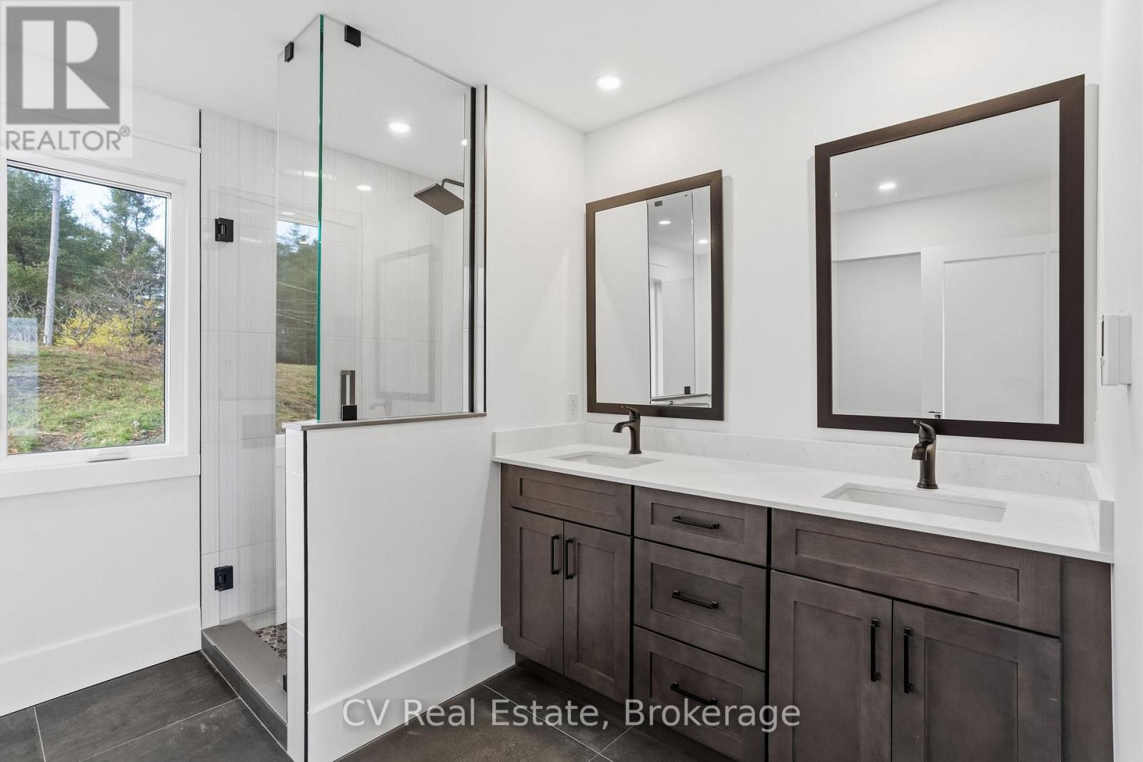 1111 Lakeshore Drive, Gravenhurst, Ontario  P1P 1R2 - Photo 16 - X12914146