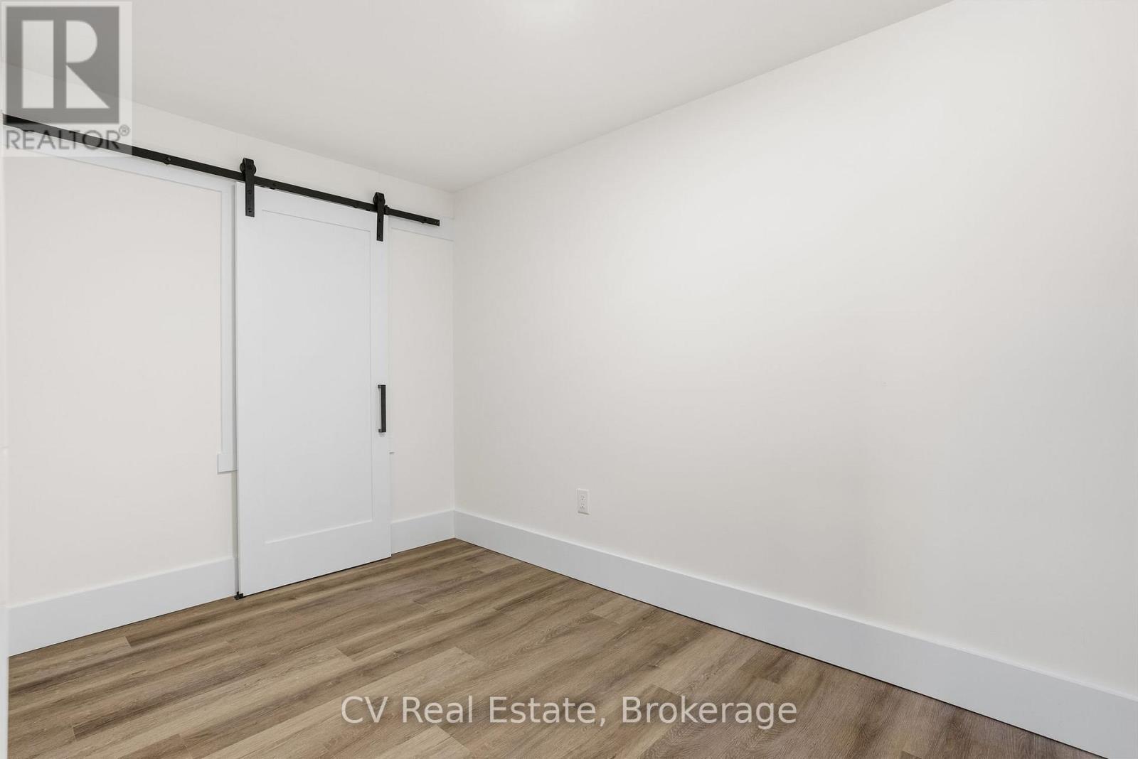 1111 Lakeshore Drive, Gravenhurst, Ontario  P1P 1R2 - Photo 21 - X12914146