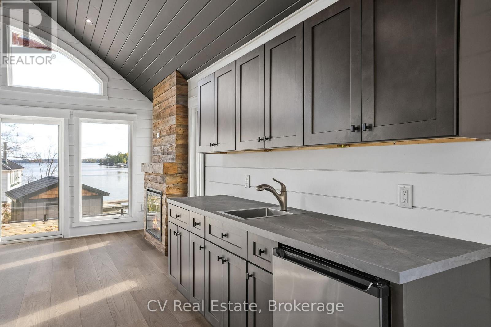 1111 Lakeshore Drive, Gravenhurst, Ontario  P1P 1R2 - Photo 30 - X12914146