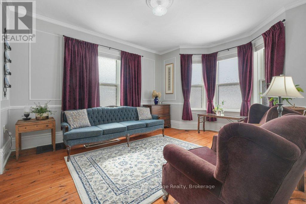 79 Gibson Street, Parry Sound, Ontario  P2A 1X4 - Photo 10 - X12916182