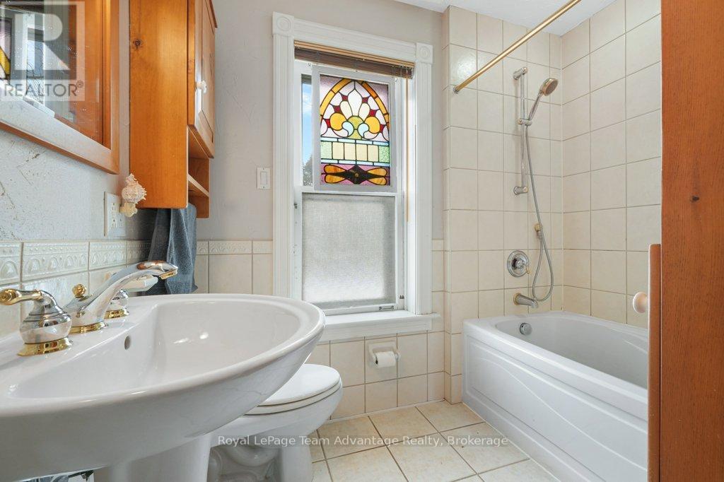 79 Gibson Street, Parry Sound, Ontario  P2A 1X4 - Photo 31 - X12916182