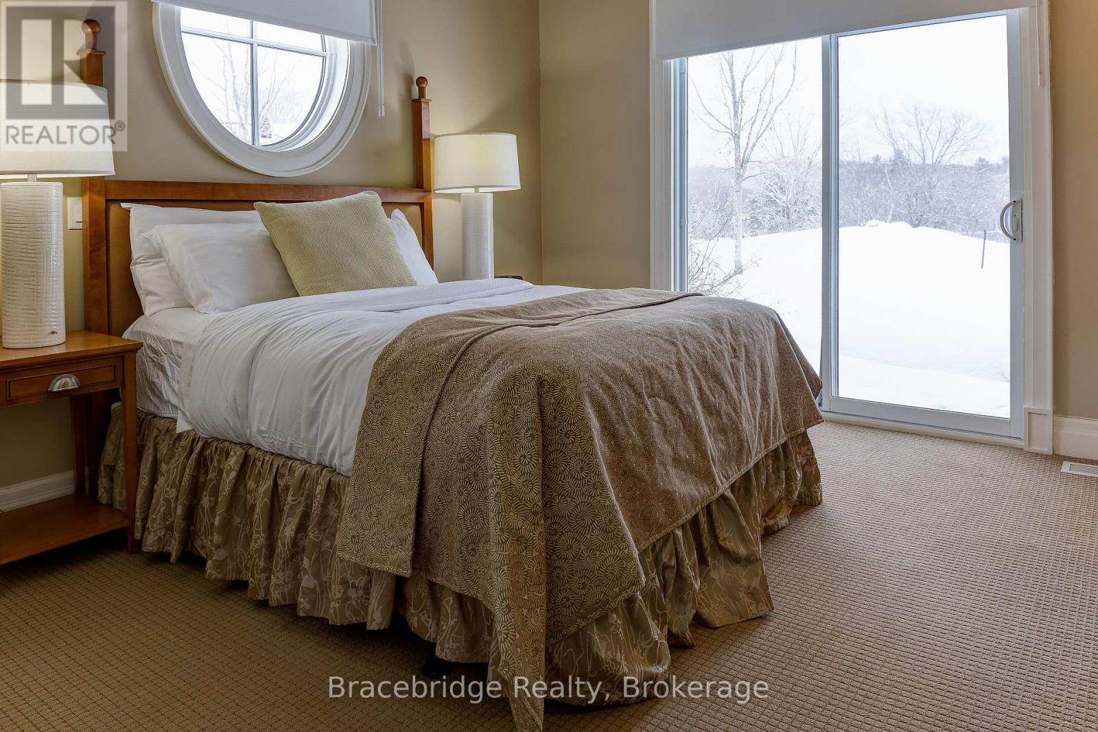 T301-C2 - 1869 Muskoka Rd 118 Highway W, Muskoka Lakes, Ontario  P1L 1W8 - Photo 12 - X12918586