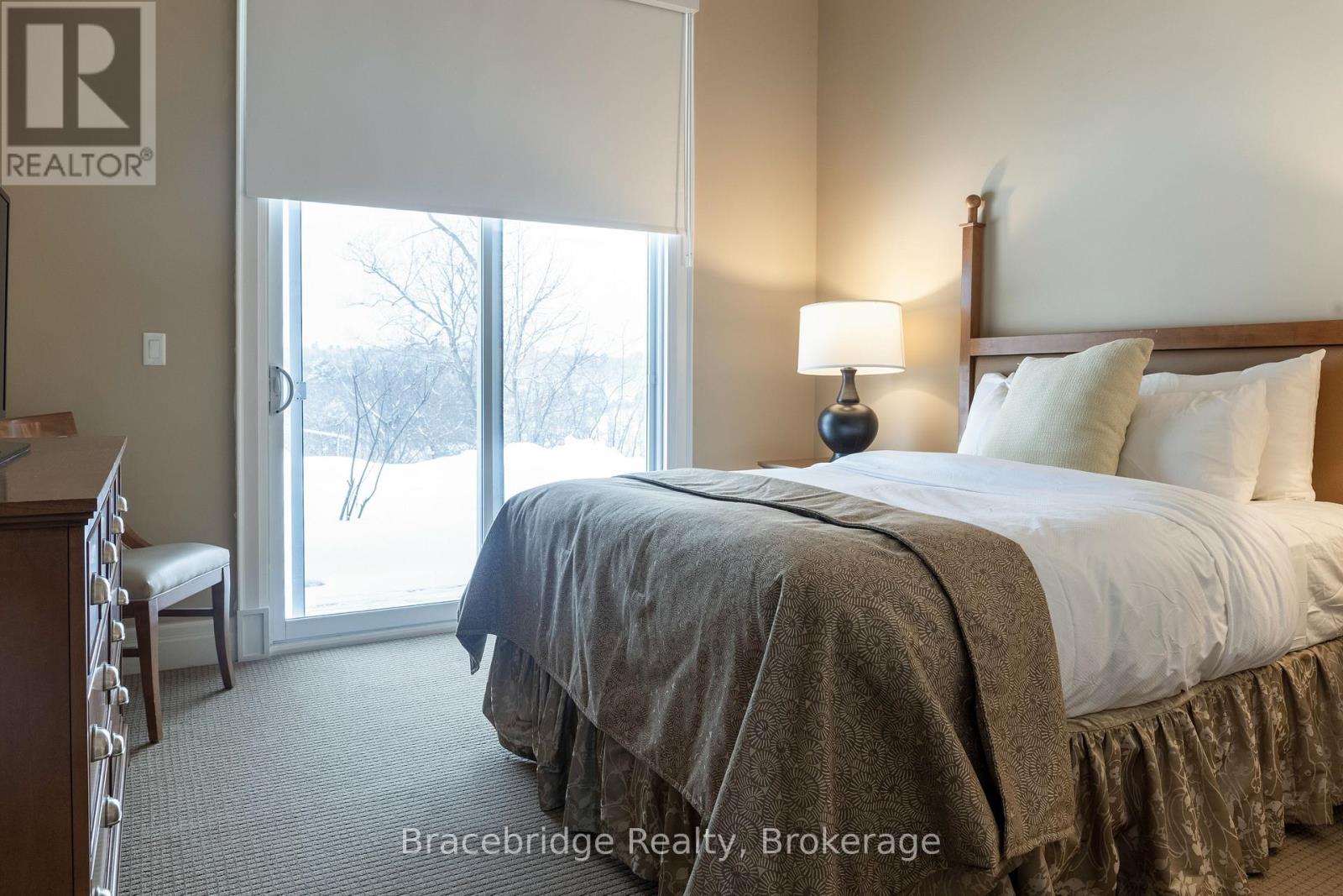 T301-C2 - 1869 Muskoka Rd 118 Highway W, Muskoka Lakes, Ontario  P1L 1W8 - Photo 14 - X12918586