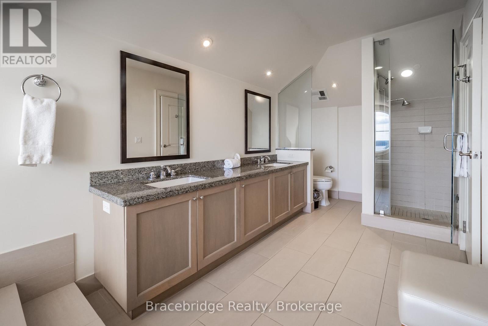 T301-C2 - 1869 Muskoka Rd 118 Highway W, Muskoka Lakes, Ontario  P1L 1W8 - Photo 23 - X12918586