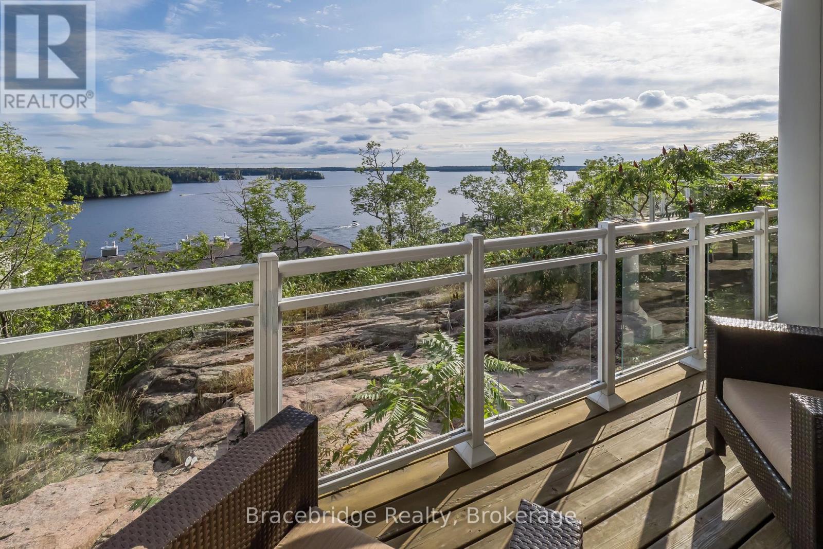 T301-C2 - 1869 Muskoka Rd 118 Highway W, Muskoka Lakes, Ontario  P1L 1W8 - Photo 4 - X12918586