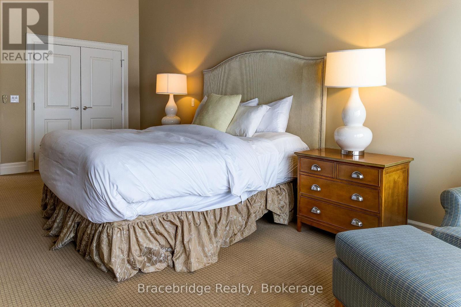 T301-C2 - 1869 Muskoka Rd 118 Highway W, Muskoka Lakes, Ontario  P1L 1W8 - Photo 6 - X12918586