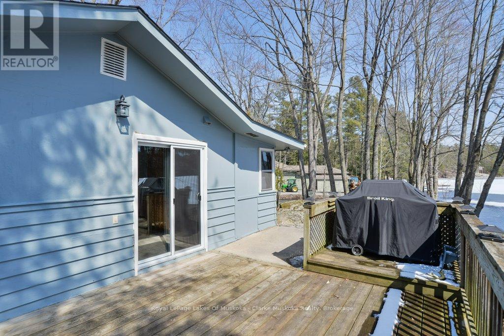 525 Hiawatha Road, Georgian Bay, Ontario  L0K 1S0 - Photo 3 - X12919424