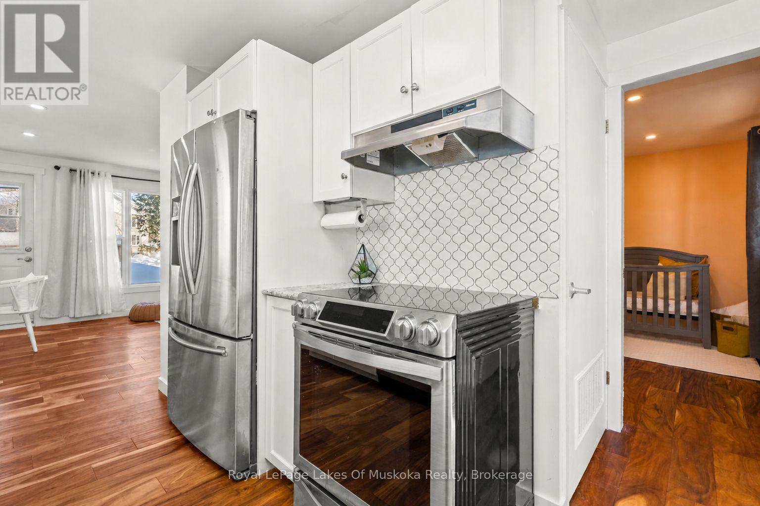 30 Kitchen Road S, Huntsville, Ontario  P1H 1Y3 - Photo 11 - X12920204