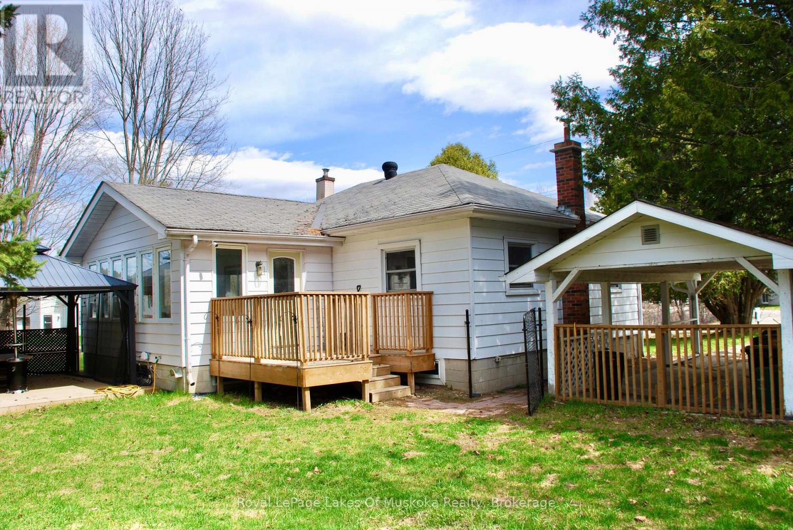 30 Kitchen Road S, Huntsville, Ontario  P1H 1Y3 - Photo 2 - X12920204
