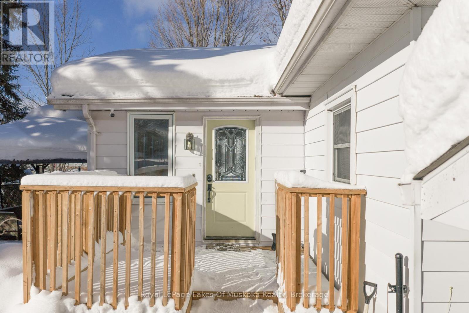 30 Kitchen Road S, Huntsville, Ontario  P1H 1Y3 - Photo 3 - X12920204