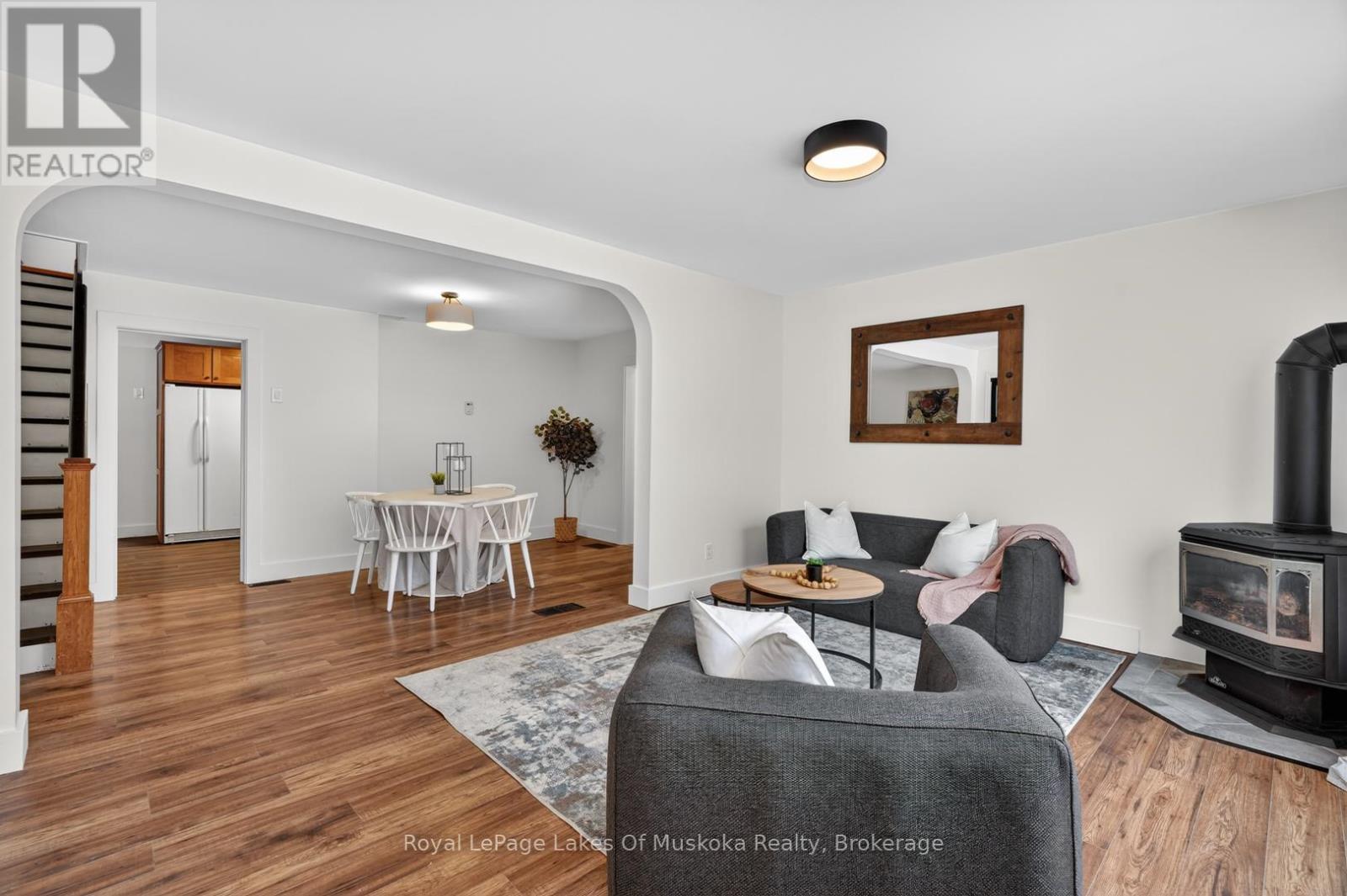 11 Silver Street, Huntsville, Ontario  P1H 1M2 - Photo 4 - X12920916