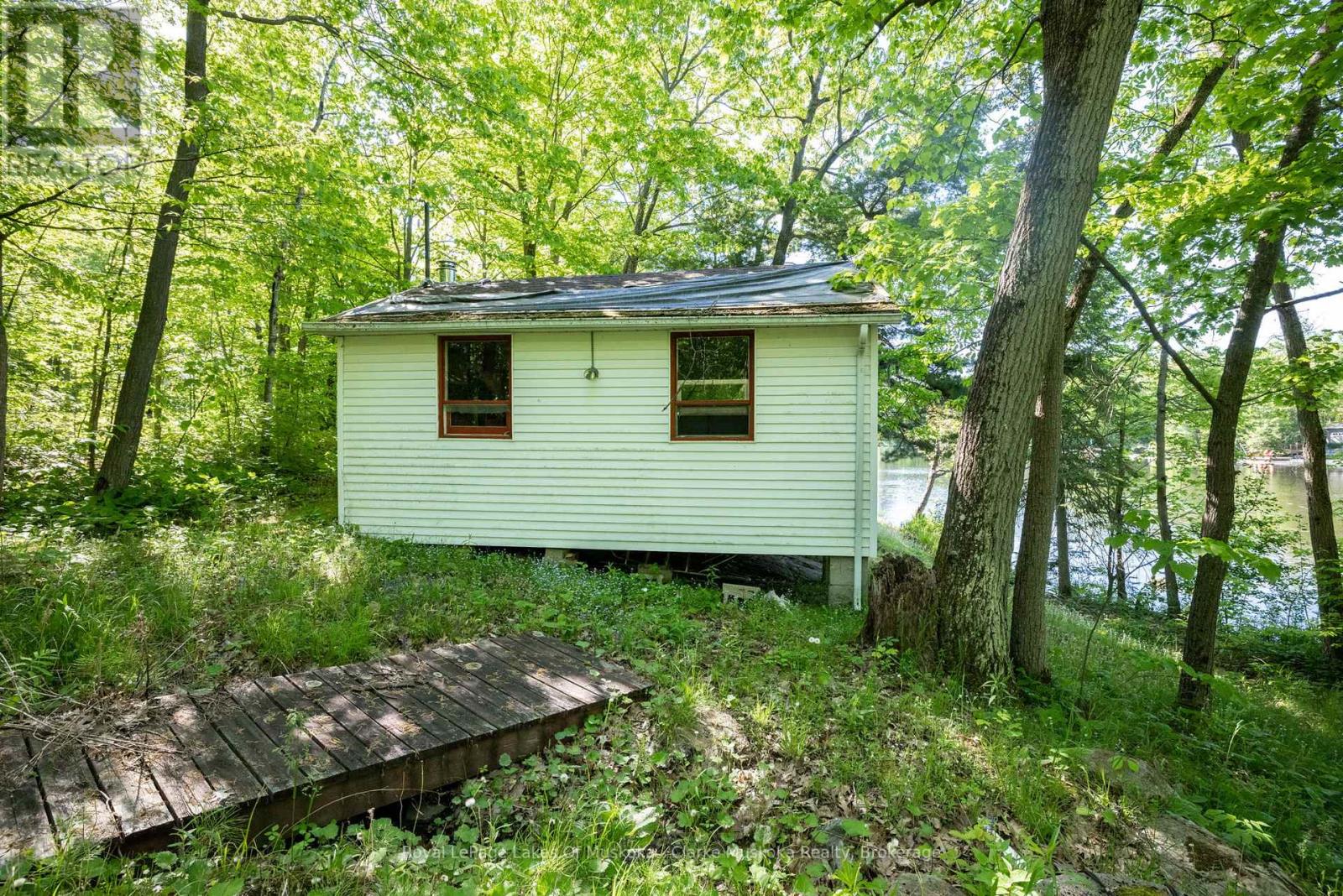 520 Sweets Portage Road, Georgian Bay, Ontario  L0K 1S0 - Photo 3 - X12920948