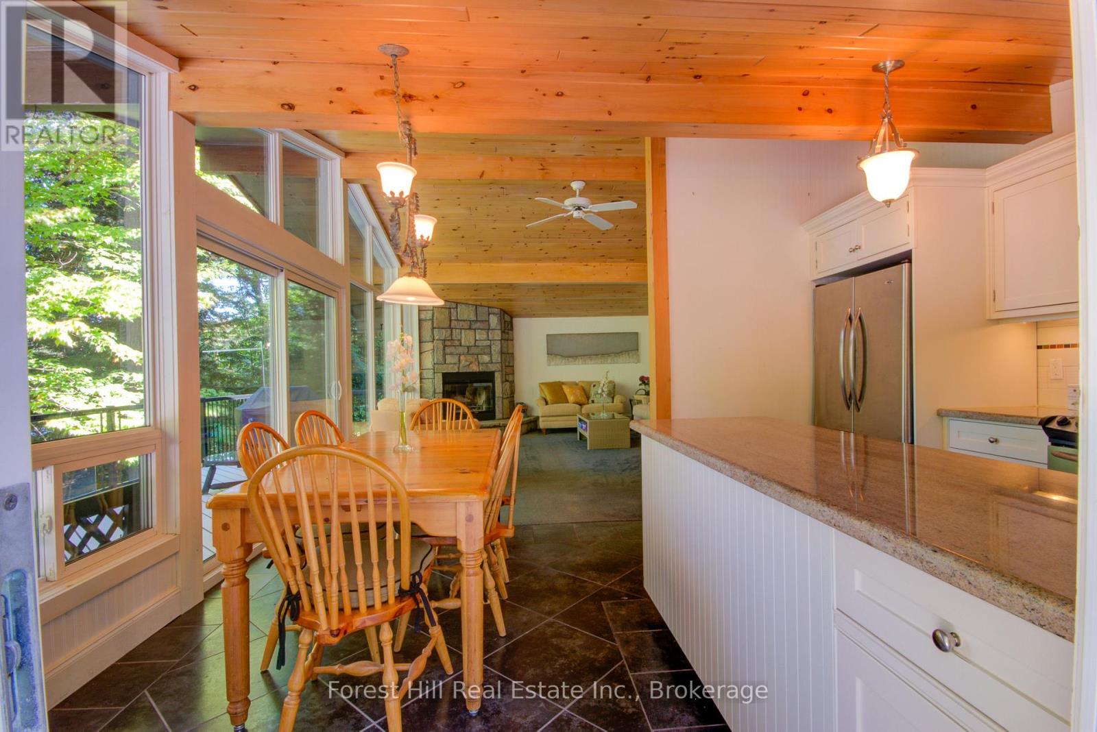 21 Lakeview Crescent, Seguin, Ontario  P2A 0B2 - Photo 12 - X12920978