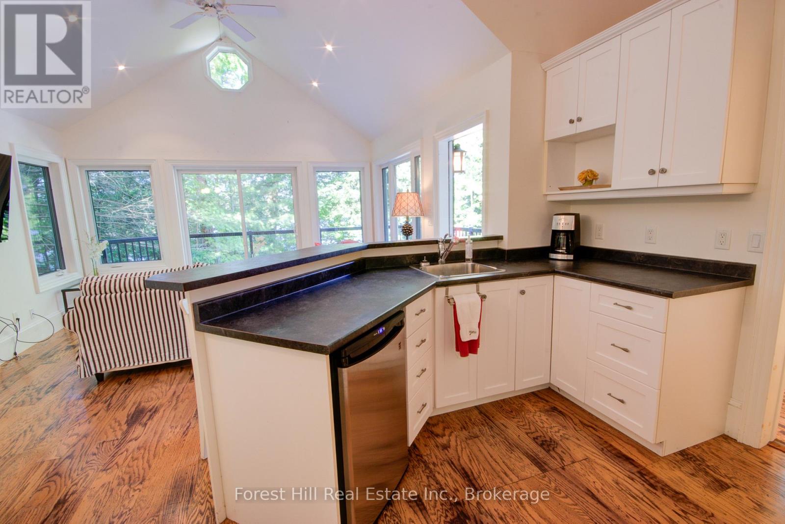 21 Lakeview Crescent, Seguin, Ontario  P2A 0B2 - Photo 39 - X12920978