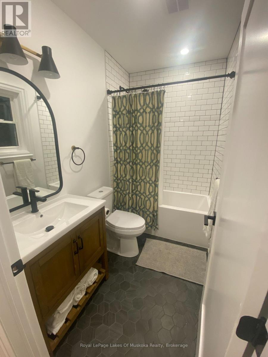 1361 Rosseau Lake 2 Road, Muskoka Lakes, Ontario  P0B 1M0 - Photo 13 - X12921032