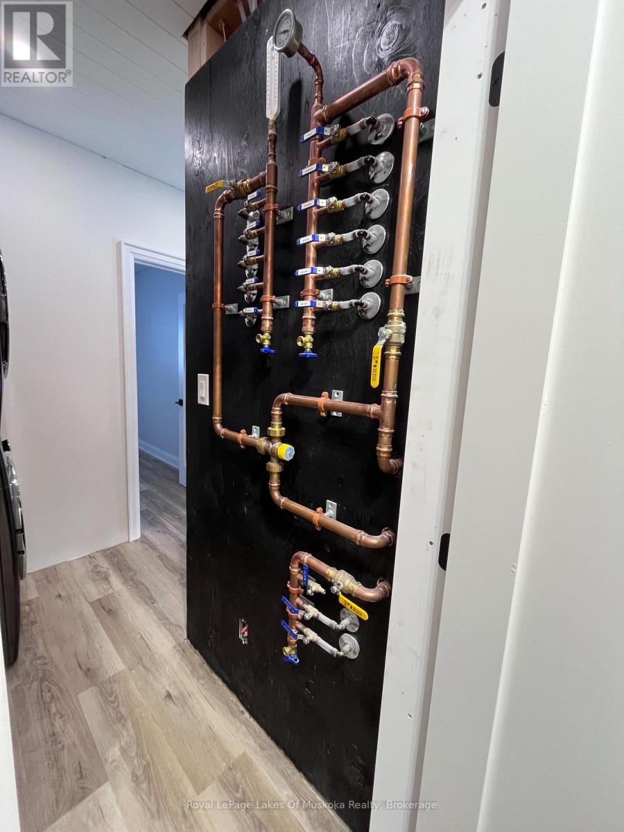 1361 Rosseau Lake 2 Road, Muskoka Lakes, Ontario  P0B 1M0 - Photo 18 - X12921032