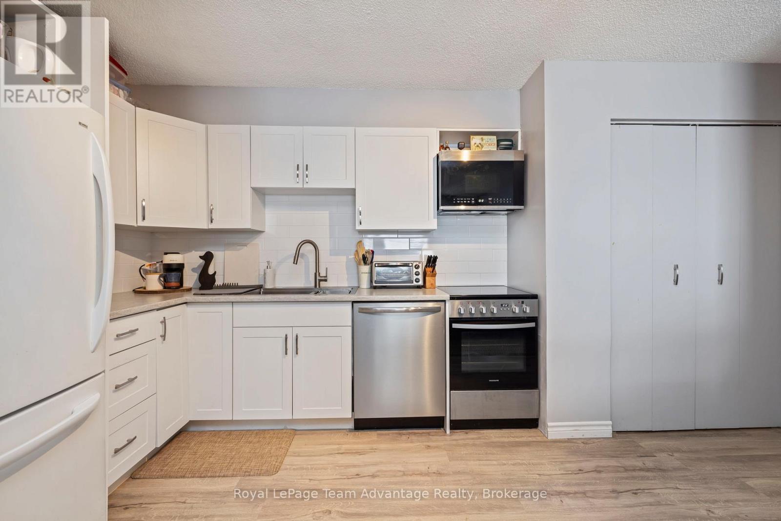 104 - 1 Georgian Bay Avenue, Parry Sound, Ontario  P2A 3B1 - Photo 4 - X12921134