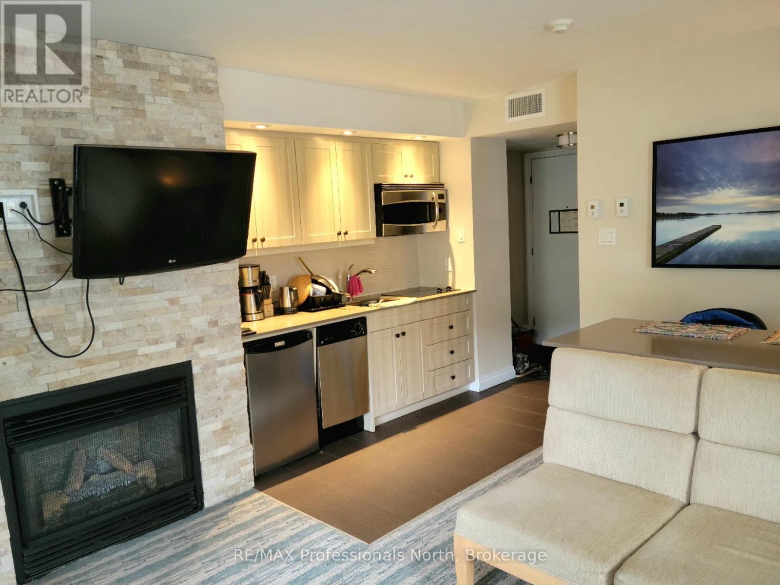 54-207 - 1235 Deerhurst Drive, Huntsville, Ontario  P1H 2E8 - Photo 5 - X12921964