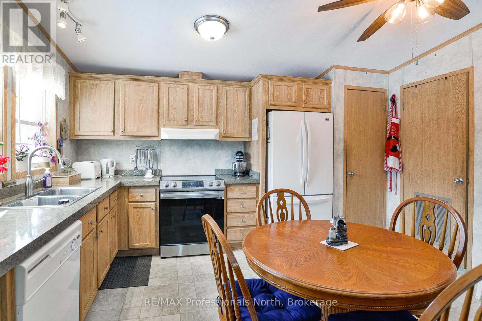 1874 Highway 118 E, Bracebridge, Ontario  P1L 1X1 - Photo 4 - X12922072