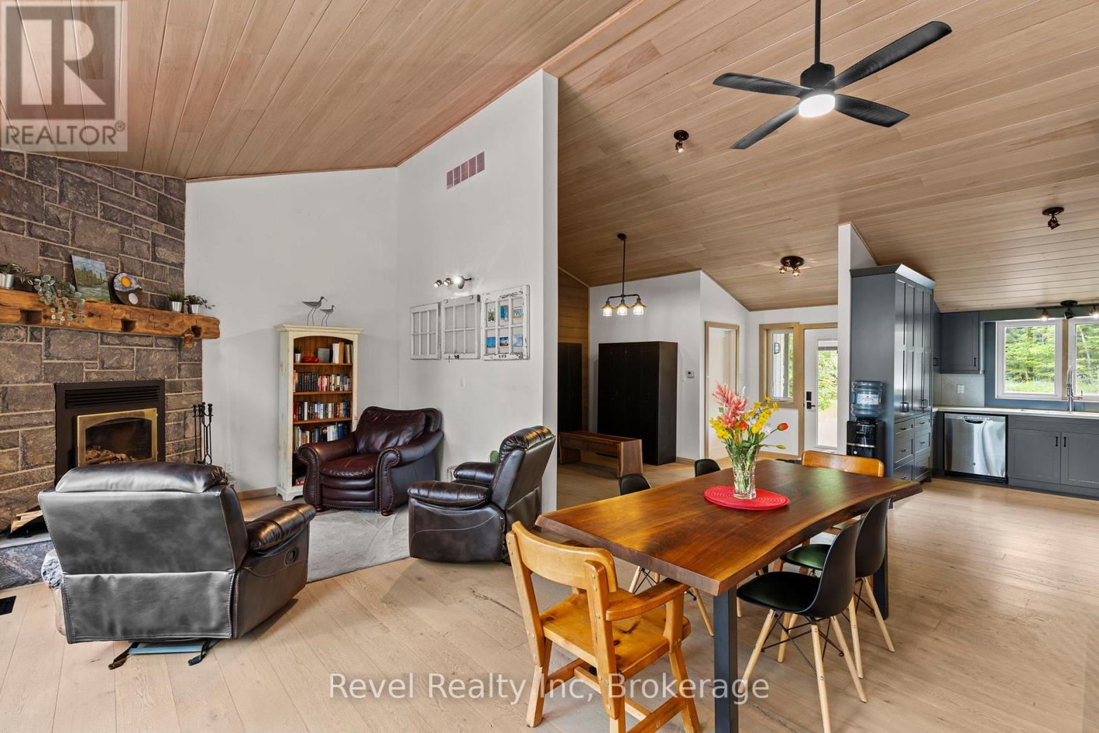 30 Sparrow Road, Seguin, Ontario  P0C 1J0 - Photo 10 - X12922400