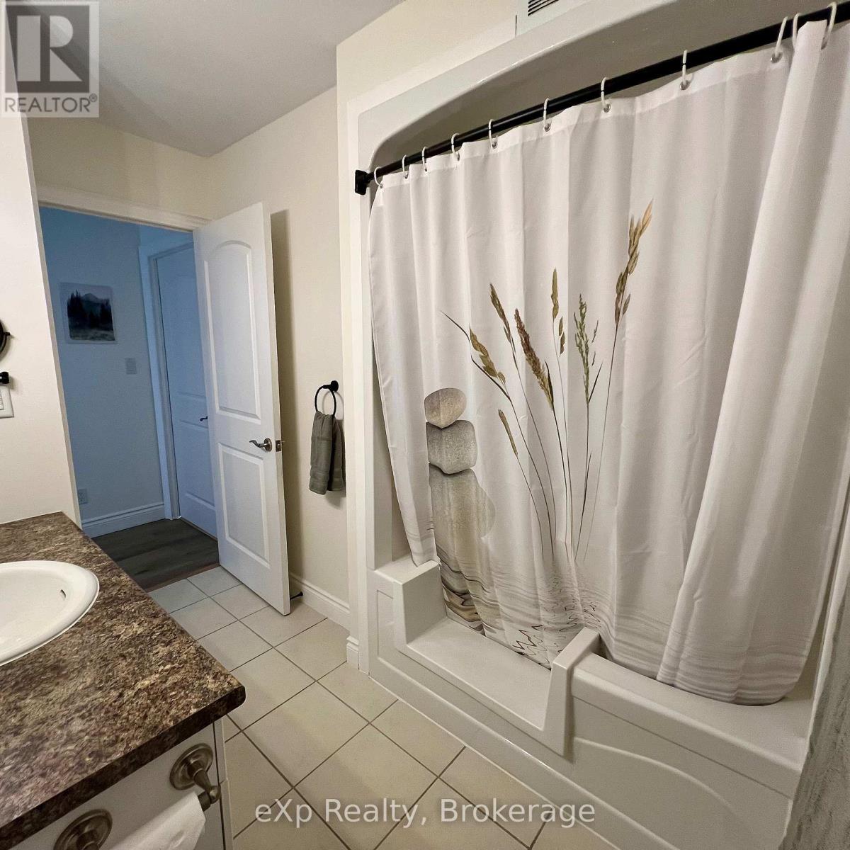 B/311 - 10 Kimberley Avenue, Bracebridge, Ontario  P1L 0A6 - Photo 14 - X12922594